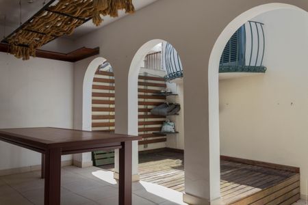 Casa para alugar com 275m², 2 quartos e 2 vagas Casa para alugar com 275m², 2 quartos e 2 vagasÁrea comum