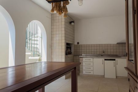 Casa para alugar com 275m², 2 quartos e 2 vagas Casa para alugar com 275m², 2 quartos e 2 vagasÁrea comum