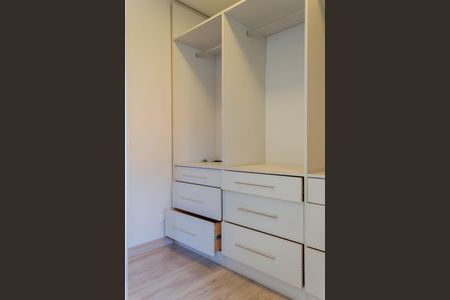 Casa para alugar com 275m², 2 quartos e 2 vagas Casa para alugar com 275m², 2 quartos e 2 vagasCloset da Suíte 3