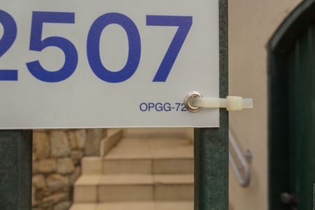 Casa para alugar com 275m², 2 quartos e 2 vagas Casa para alugar com 275m², 2 quartos e 2 vagasFachada