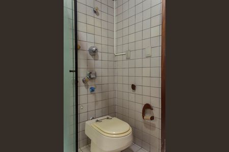 Casa para alugar com 275m², 2 quartos e 2 vagas Casa para alugar com 275m², 2 quartos e 2 vagasBanheiro da Suíte 1