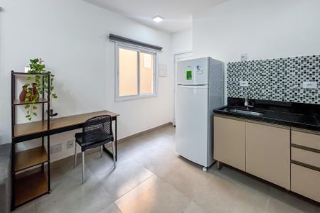 Cozinha de apartamento para alugar com 1 quarto, 32m² em Vila Monte Alegre, São Paulo