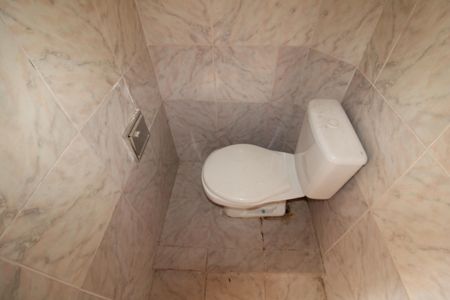 Casa à venda com 163m², 4 quartos e 3 vagasBanheiro 2