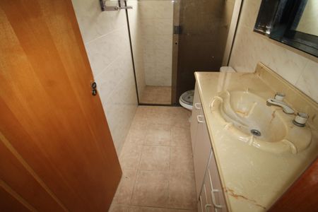 Casa à venda com 163m², 4 quartos e 3 vagasQuarto 2 - Banheiro