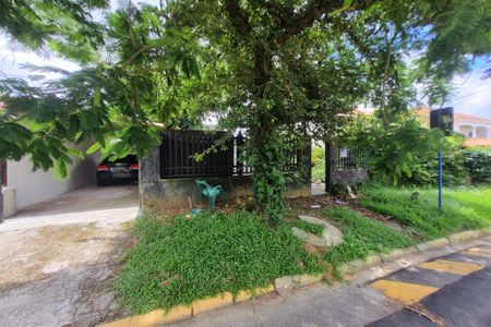 Casa para alugar com 240m², 4 quartos e 4 vagasFachada