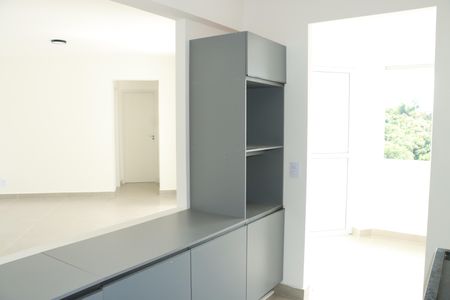 Apartamento para alugar com 2 quartos, 82m² em Jardim Branca Flor, Embu das Artes