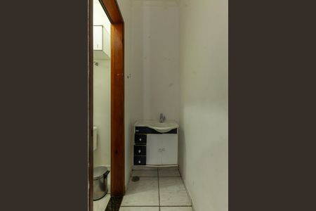 Casa de condomínio à venda com 137m², 3 quartos e 2 vagasLavabo