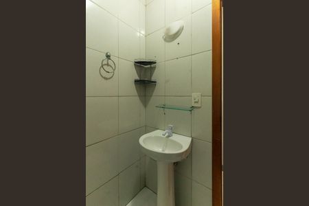 Casa de condomínio à venda com 137m², 3 quartos e 2 vagasBanheiro 