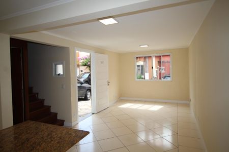 Sala de casa de condomínio para alugar com 3 quartos, 86m² em Jardim Itu, Porto Alegre