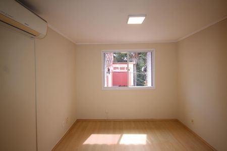 Suíte 1 de casa de condomínio para alugar com 3 quartos, 86m² em Jardim Itu, Porto Alegre