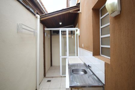 Casa de condomínio para alugar com 86m², 3 quartos e 1 vagaQuintal