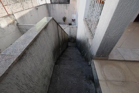 Casa à venda com 250m², 5 quartos e 5 vagasEscada 