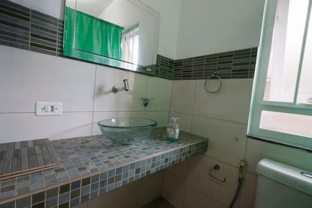 Casa à venda com 250m², 5 quartos e 5 vagasBanheiro da Suíte 2