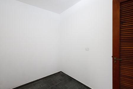 Casa à venda com 250m², 5 quartos e 5 vagasSuíte 2