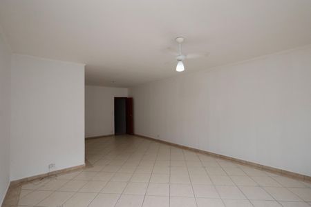 Casa à venda com 250m², 5 quartos e 5 vagasSala 