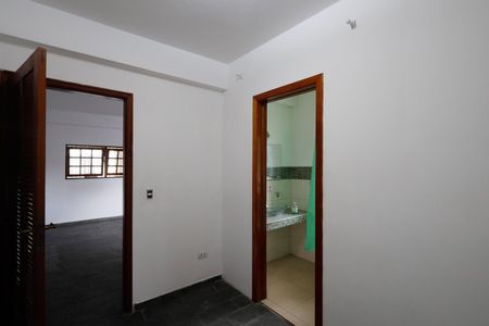 Casa à venda com 250m², 5 quartos e 5 vagasSuíte 2