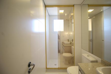 Apartamento à venda com 74m², 2 quartos e 2 vagasBanheiro da Suíte 1