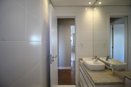 Apartamento à venda com 74m², 2 quartos e 2 vagasBanheiro