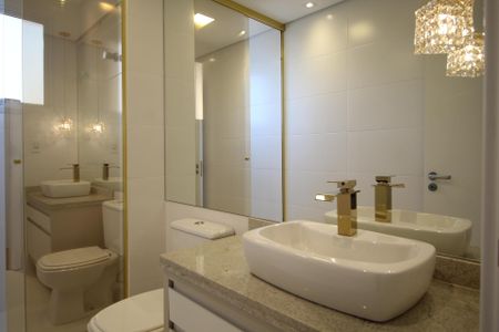 Apartamento à venda com 74m², 2 quartos e 2 vagasBanheiro da Suíte 1