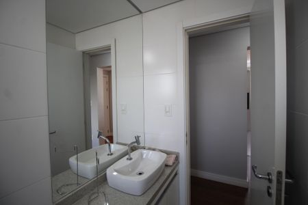 Apartamento à venda com 93m², 3 quartos e 2 vagasBanheiro