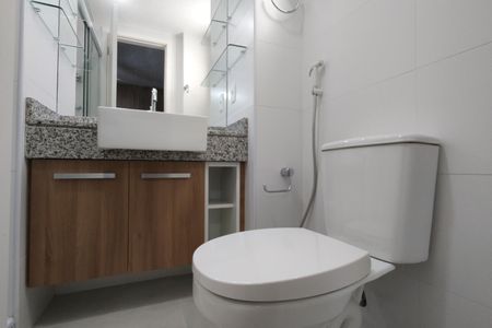 Apartamento à venda com 105m², 3 quartos e 2 vagasBanheiro da Suíte 1