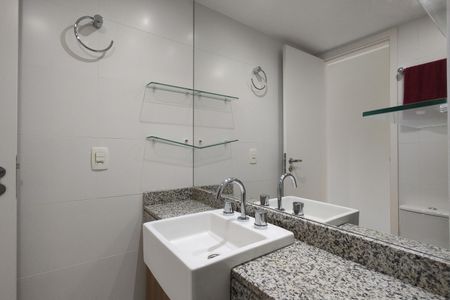 Apartamento à venda com 105m², 3 quartos e 2 vagasBanheiro da Suíte 3