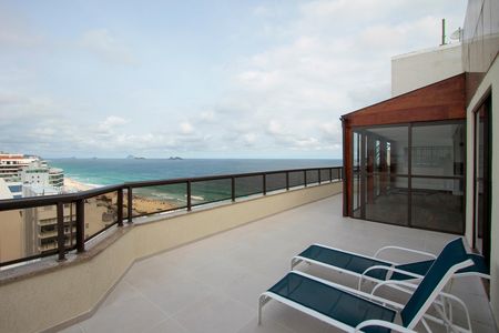 Apartamento à venda com 210m², 2 quartos e 2 vagas