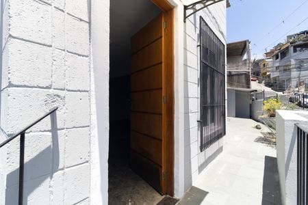 Casa para alugar com 120m², 3 quartos e 2 vagas Casa para alugar com 120m², 3 quartos e 2 vagasCorredor