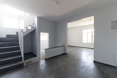 Casa para alugar com 120m², 3 quartos e 2 vagasSala