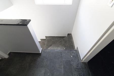 Casa para alugar com 120m², 3 quartos e 2 vagasEscada