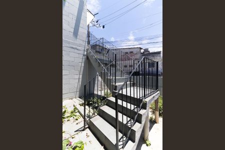 Casa para alugar com 120m², 3 quartos e 2 vagas Casa para alugar com 120m², 3 quartos e 2 vagasEscada