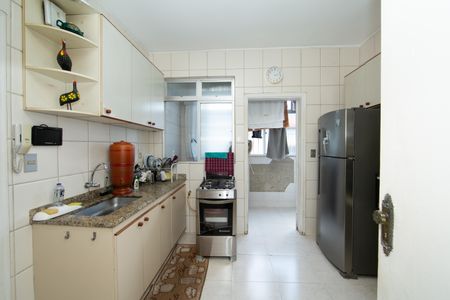 Apartamento à venda com 130m², 3 quartos e 2 vagasCOZINHA