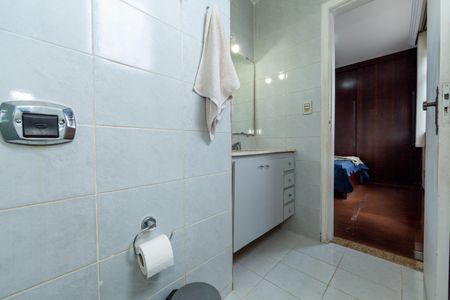 Apartamento à venda com 130m², 3 quartos e 2 vagasBANHEIRO2