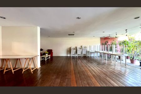 Apartamento à venda com 120m², 3 quartos e 1 vagaSalão de Festas