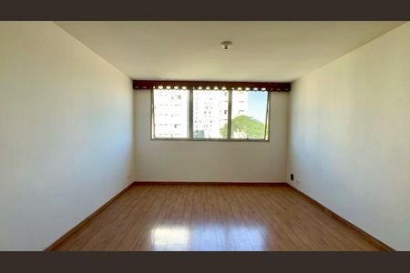 Apartamento à venda com 120m², 3 quartos e 1 vagaSala