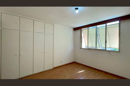 Apartamento à venda com 120m², 3 quartos e 1 vagaSuite