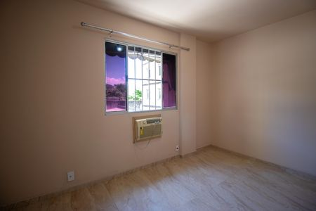 Quarto 1 de apartamento para alugar com 2 quartos, 61m² em Irajá, Rio de Janeiro
