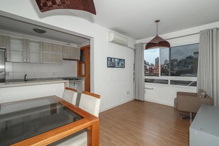 Sala de apartamento para alugar com 2 quartos, 56m² em Auxiliadora, Porto Alegre