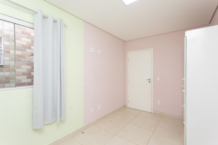 Casa para alugar com 65m², 2 quartos e 2 vagasQuarto 