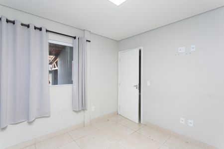 Casa para alugar com 65m², 2 quartos e 2 vagasSuíte 