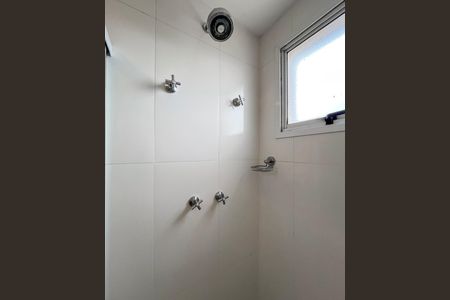 Apartamento para alugar com 68m², 2 quartos e 2 vagasDetalhe do Banheiro da Suite