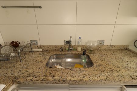 Apartamento para alugar com 80m², 2 quartos e 1 vagaCozinha - Pia