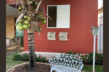 Casa de condomínio à venda com 180m², 3 quartos e 4 vagasÁrea externa