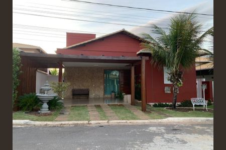 Casa de condomínio à venda com 180m², 3 quartos e 4 vagasFachada