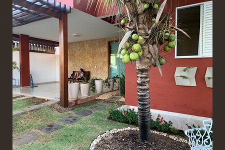 Casa de condomínio à venda com 180m², 3 quartos e 4 vagasÁrea externa