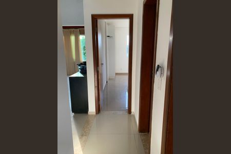 Casa de condomínio à venda com 180m², 3 quartos e 4 vagasCorredor