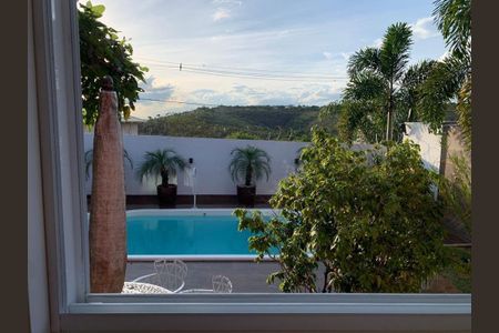 Casa de condomínio à venda com 180m², 3 quartos e 4 vagasÁrea externa