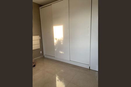 Casa de condomínio à venda com 180m², 3 quartos e 4 vagasQuarto