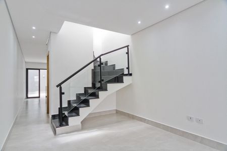 Casa à venda com 3 quartos, 126m² em Parque Maria Domitila, São Paulo