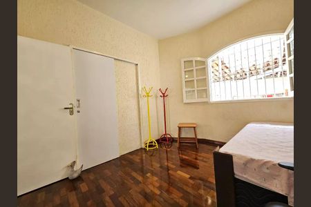 Quarto de casa à venda com 3 quartos, 140m² em Santa Branca, Belo Horizonte